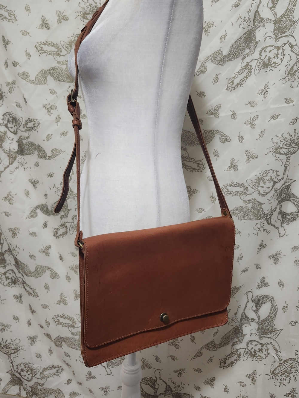 Parker Clay Ethopian Leather Minimalist Briefcase Crossbody Lap Top Bag